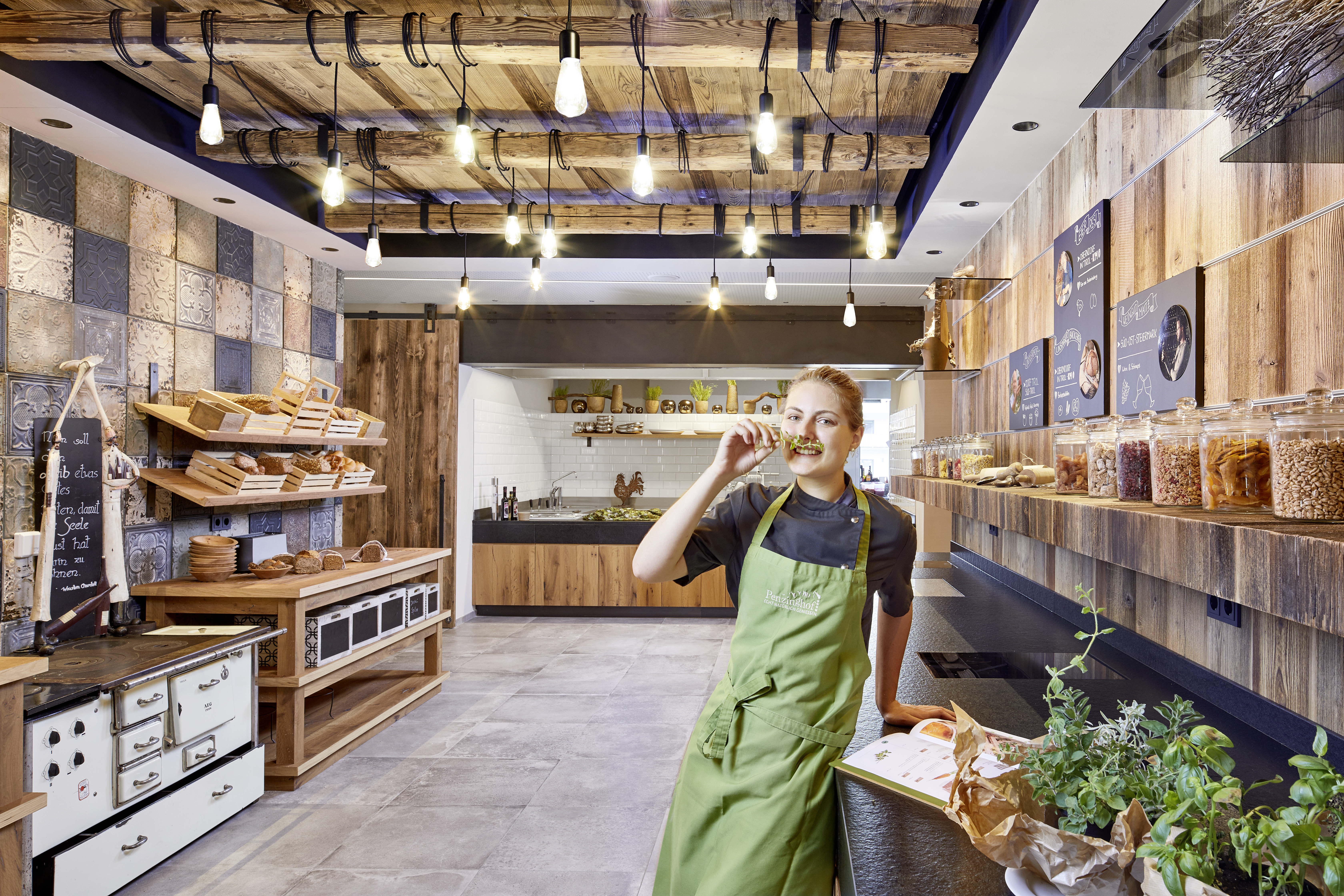 Essen-gehen - Mahlzeiten: Mittagessen - Kitzbühel - Bufettlandschaft mit Front-Cooking - Hotel Penzinghof - Wirtshaus