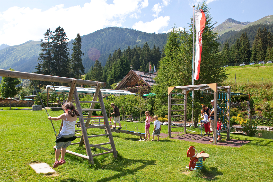 Restaurant: Spielplatz für Groß und Klein - Wildererhütte