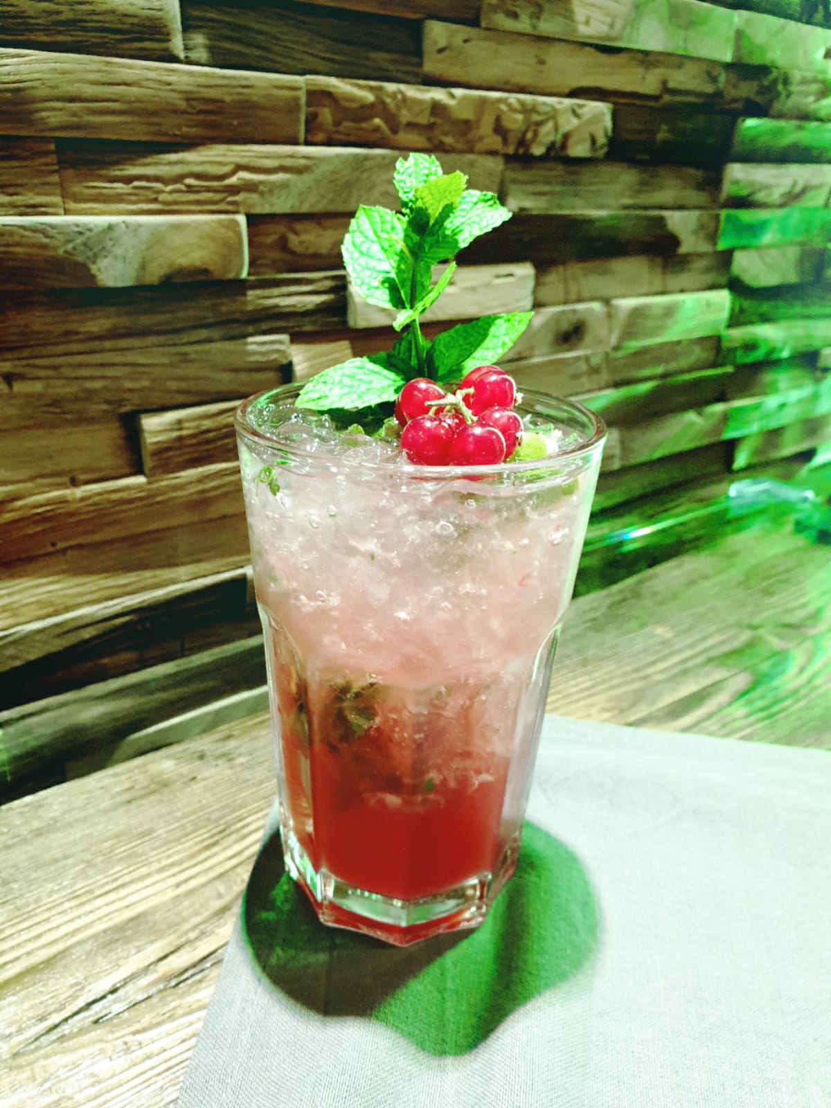 Essen-gehen - Mahlzeiten: Mittagessen - Bayern - Eine reichhaltige Auswahl an leckeren Cocktails erwartet Dich beim Germeringer - das griabige Wirtshaus. - Germeringer - das griabige Wirtshaus