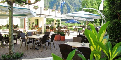 Essen-gehen - PLZ 56859 (Deutschland) - Terrasse Sommer - Hotel Restaurant Weinhaus Berg