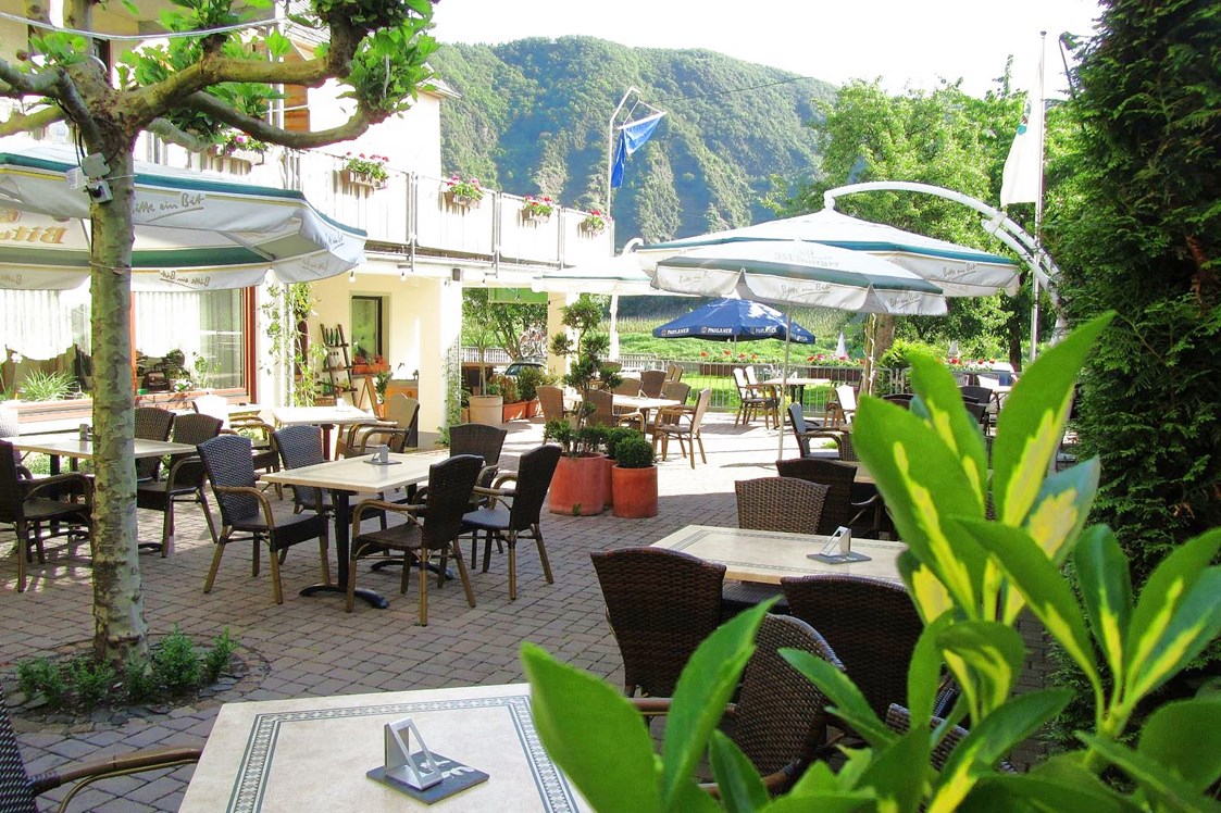 Restaurant: Terrasse Sommer - Hotel Restaurant Weinhaus Berg