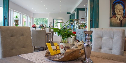 Essen-gehen - Hunsrück - Innenansicht Café/Restaurant - Loreleyblick Maria Ruh