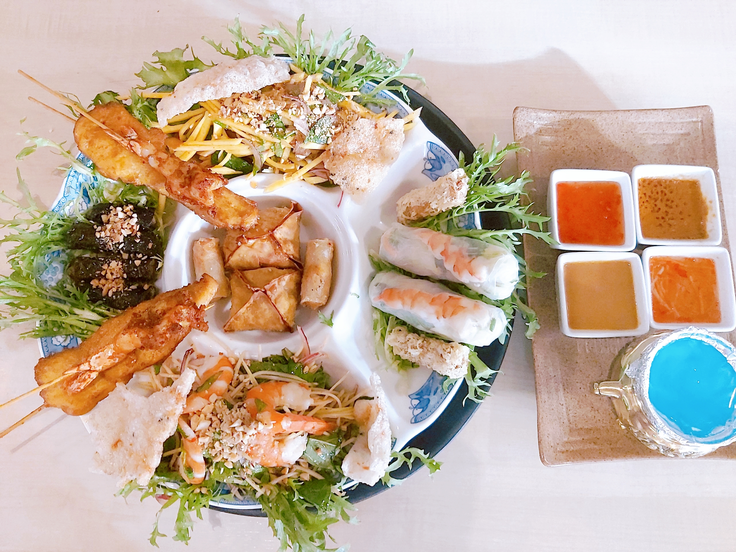 Essen-gehen - Gerichte: Fast-Food - Tay Ho Platte aus 7 Spezialitäten - Tay Ho Restaurant