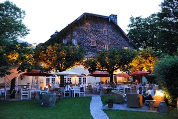 Restaurant: Außenansicht Garten - ****Hotel und Restaurant Schlosswirt zu Anif