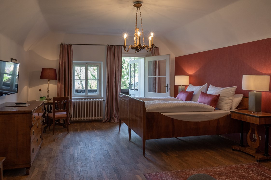 Restaurant: Doppelzimmer im Biedermeierstil - ****Hotel und Restaurant Schlosswirt zu Anif