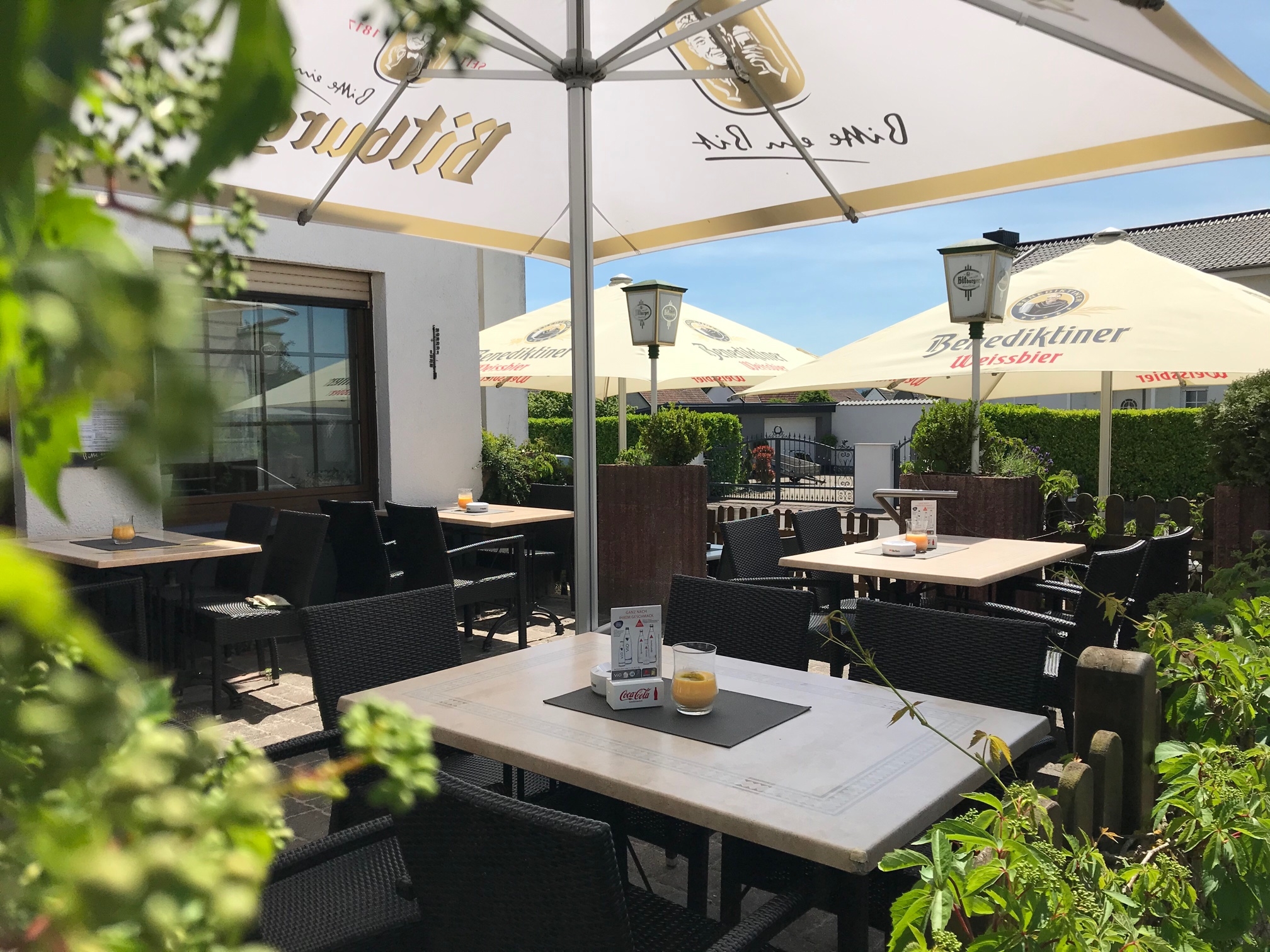 Essen-gehen - Gerichte: Schnitzel - Deutschland - Biergarten - Restaurant Dorfbrunnen