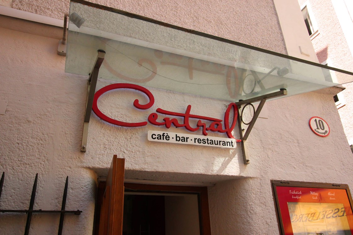 Restaurant: Cafe, Bar, Restaurant Central