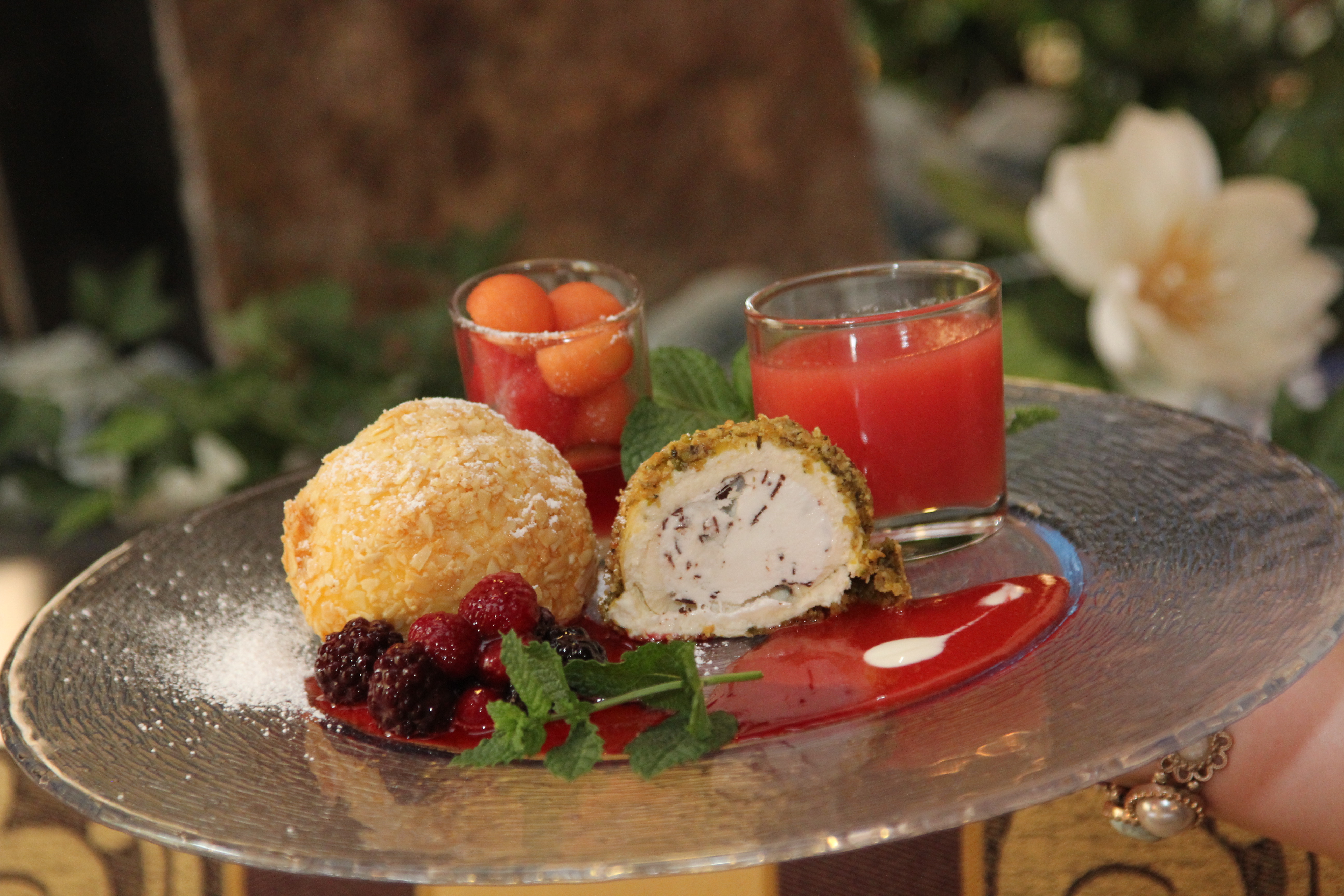 Restaurant: Für alle Naschkatzen gibt es verschiedene Dessertvariationen - Gasthof Bayrischer Hof