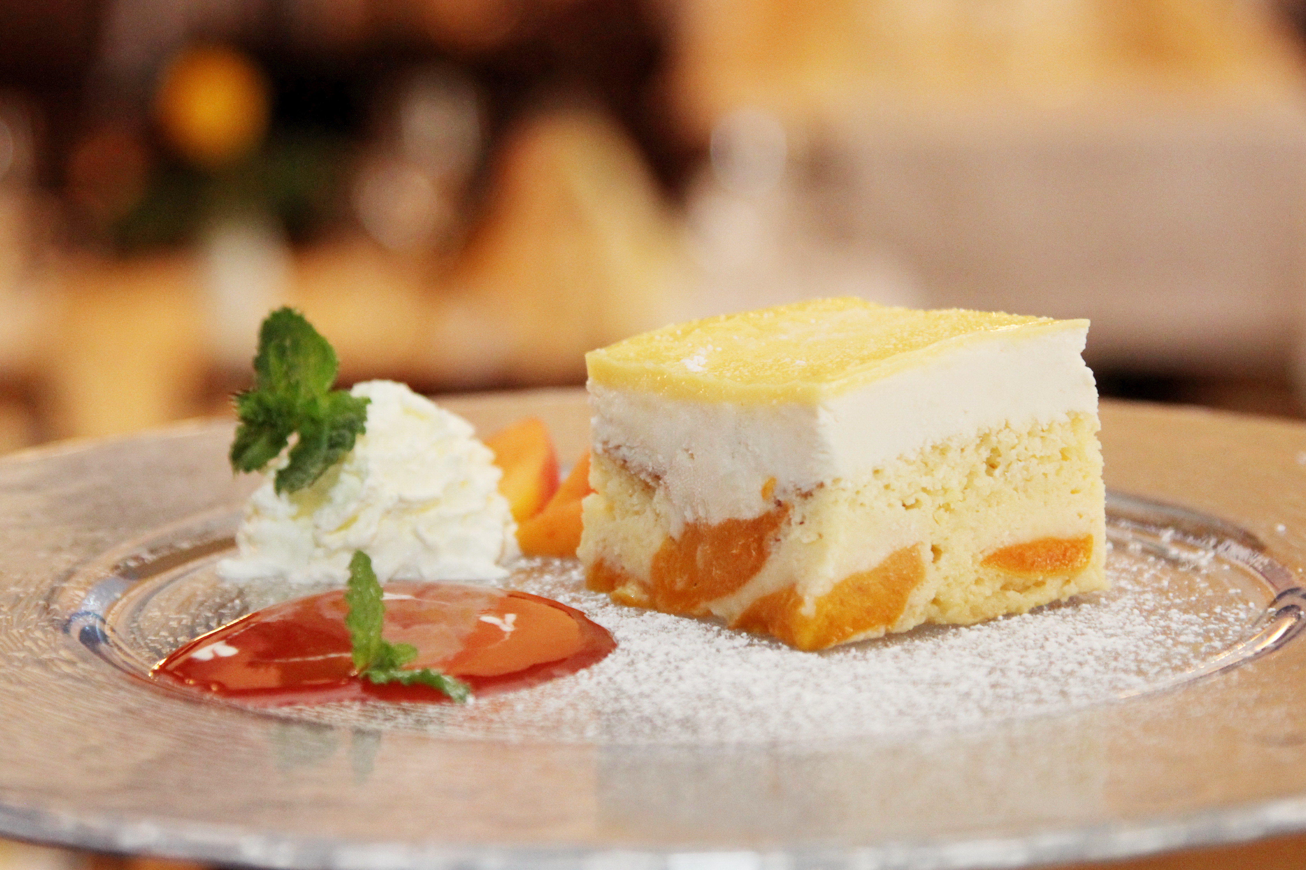 Restaurant: Köstliche hausgemachte Kuchen im Gasthof Bayrischer Hof in Wels - Gasthof Bayrischer Hof