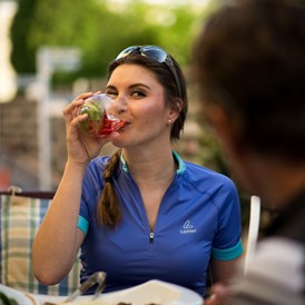 Restaurant: Genießen Sie Ihren After Bike Snack im Gastgarten des Gasthof Bayrischer Hof in Wels - Gasthof Bayrischer Hof