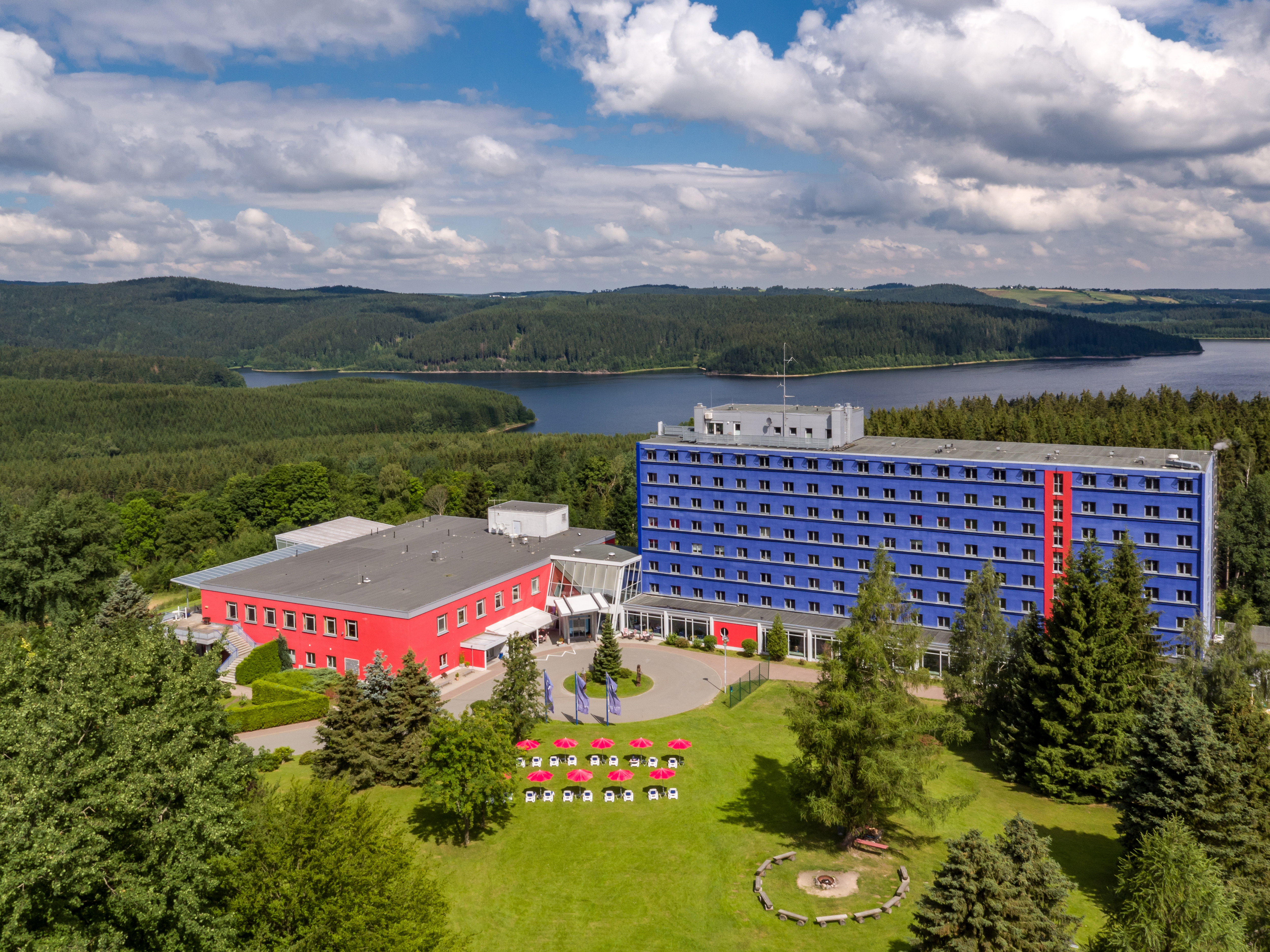 Restaurant: Aussenanlage - Panoramarestaurant Glashaus