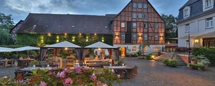 Essen-gehen - Sachsen-Anhalt - Garten vom Restaurant Weinstube - Weinstube im Romantik Hotel am Brühl