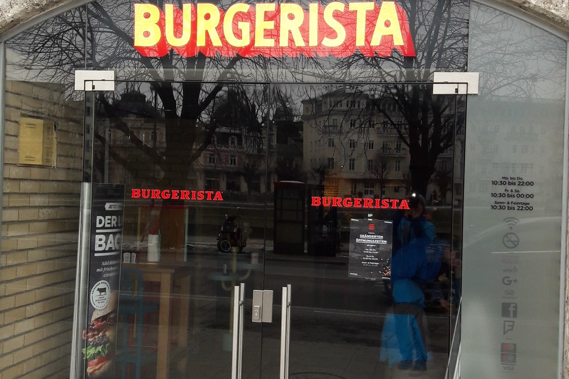Restaurant: Eingang in der Griesgasse - BURGERISTA Salzburg