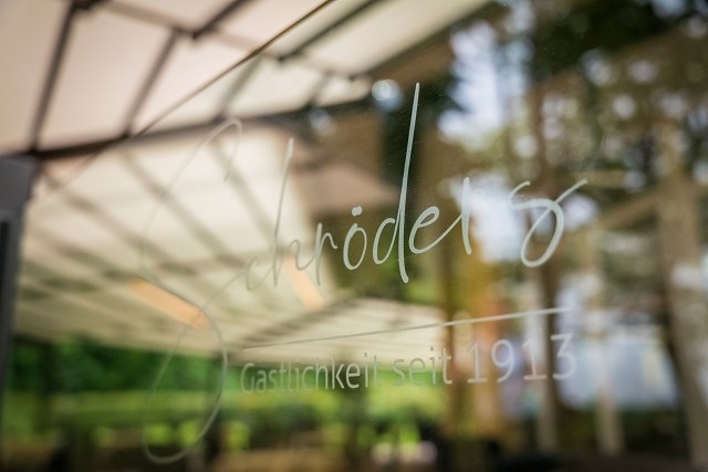 Restaurant: Außenbereich - Restaurant "Schröders" im Kurhaus am Inselsee