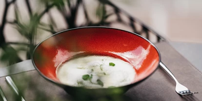 Essen-gehen - Ambiente: klassisch - Erbse_Minz_Suppe - Johann GENUSSraum