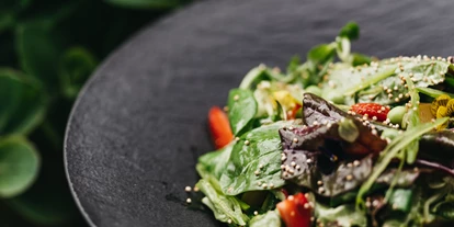 Essen-gehen - Ambiente: klassisch - Sommersalat - Johann GENUSSraum