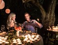 Restaurant: Romantisches Abendessen auf der Terrasse im Kerzenschein - Brücklwirt