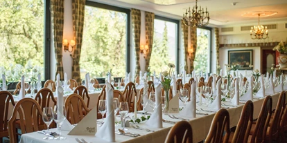 Essen-gehen - Mahlzeiten: Mittagessen - Steiermark - Gartensaal mit Blick ins Grüne - Brücklwirt