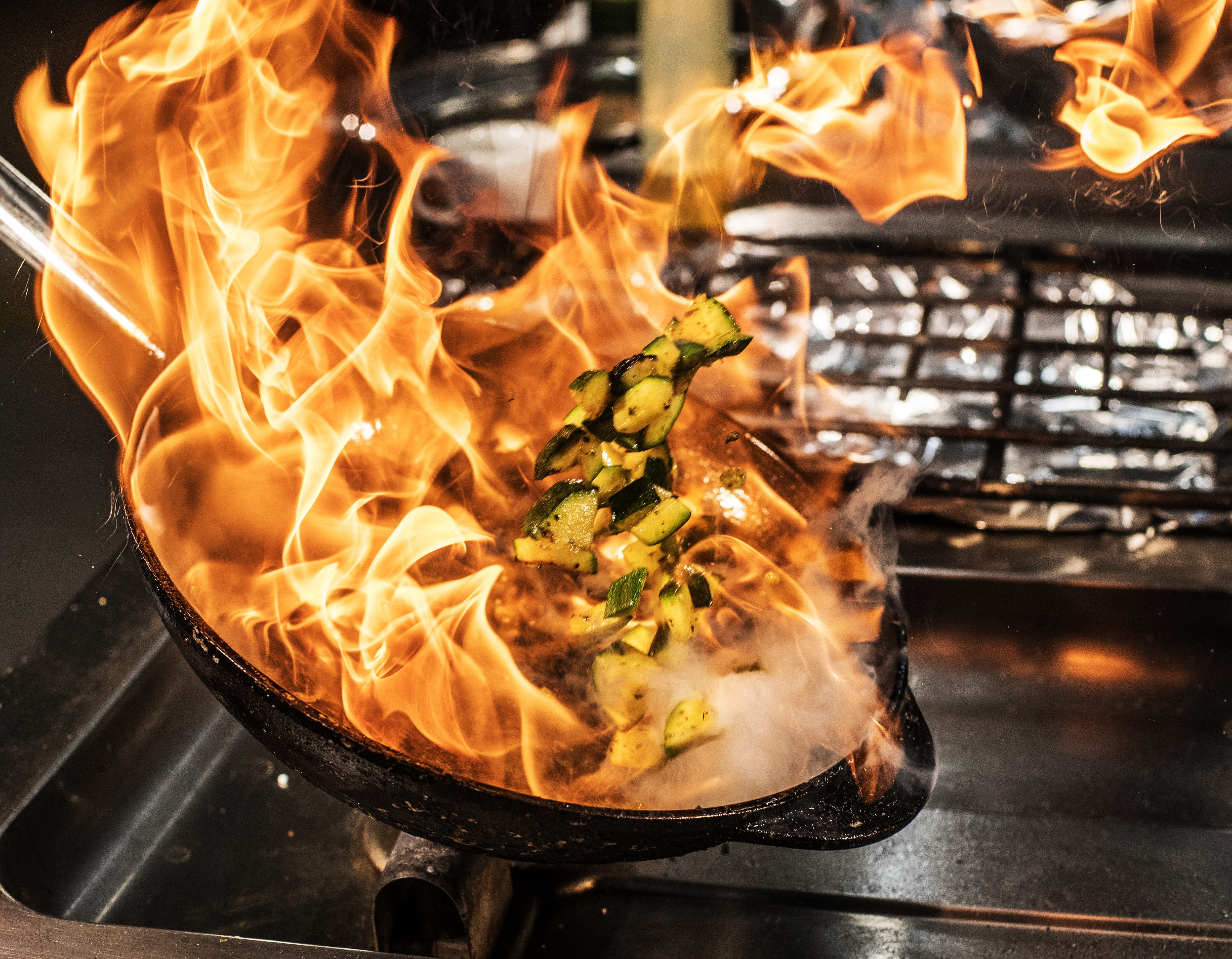 Essen-gehen - rollstuhlgerecht - Deutschland - "eat & meet" Restaurant Bar Lounge Outdoorrestaurant