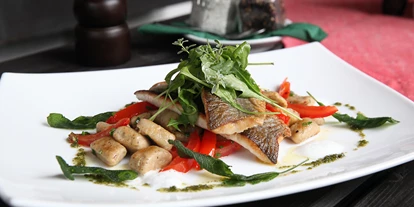 Essen-gehen - Ambiente: klassisch - Fischteller vom Feinsten - Trattlers Einkehr