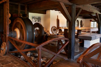 Restaurant: Restaurant Alte Mühle mit Blick auf Mühlrad - Kirchleitn Alte Mühle