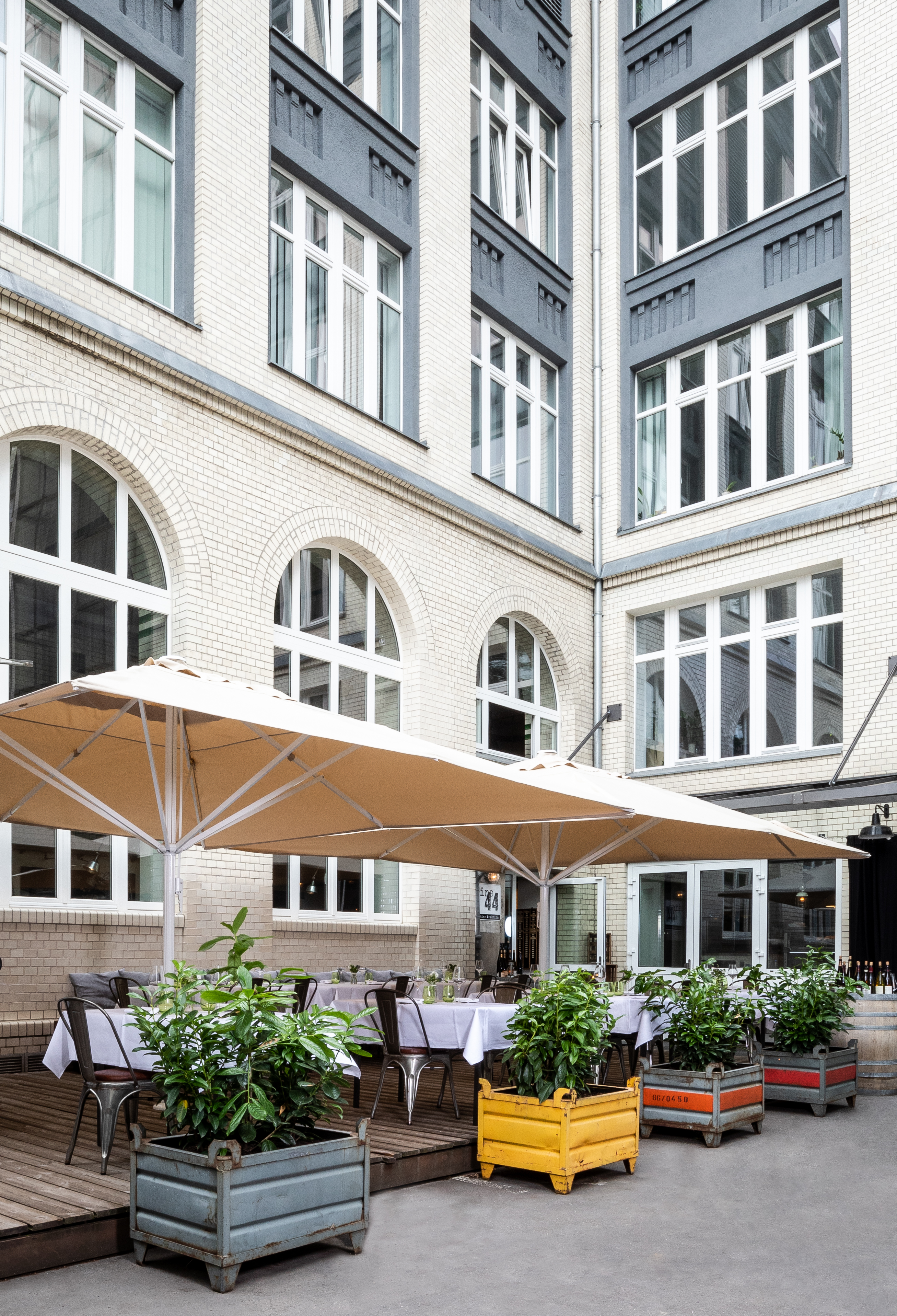 Essen-gehen - Berlin-Stadt - Terrasse - Eins44 Kantine Neukölln