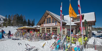 Essen-gehen - Ambiente: klassisch - Lungau - Restaurant Ainkehr direkt an der Piste am Katschberg im Winter. - Restaurant Ainkehr Katschberg