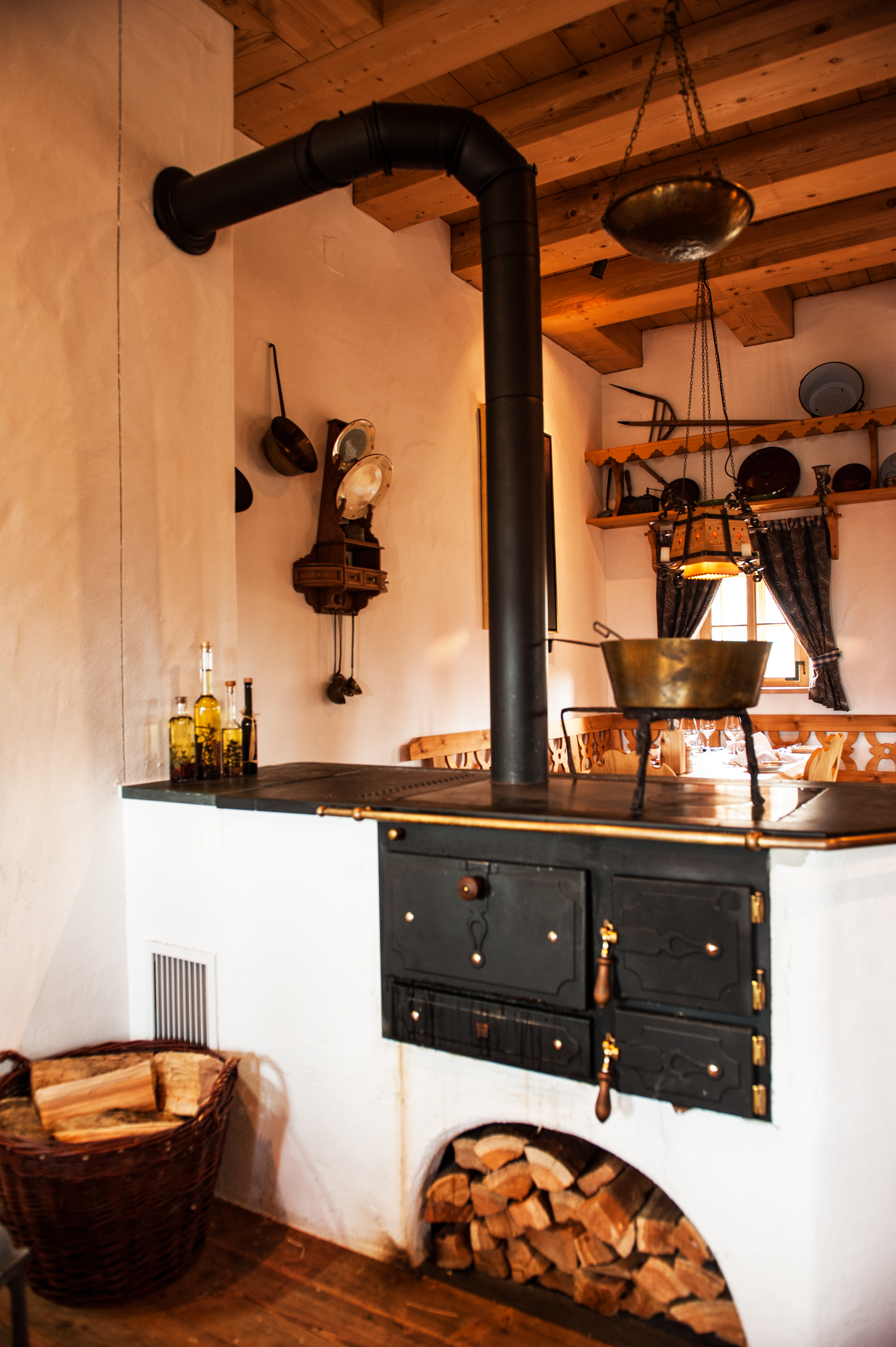 Essen-gehen - Gerichte: Suppen - Kärnten - Omaofen in der Rauchkuckl im Almdorf Seinerzeit - Almdorf Seinerzeit