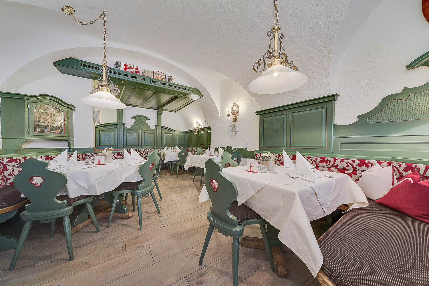 Essen-gehen - Sitzplätze im Freien - Tennengau - "Stüberl" - Hauslwirt