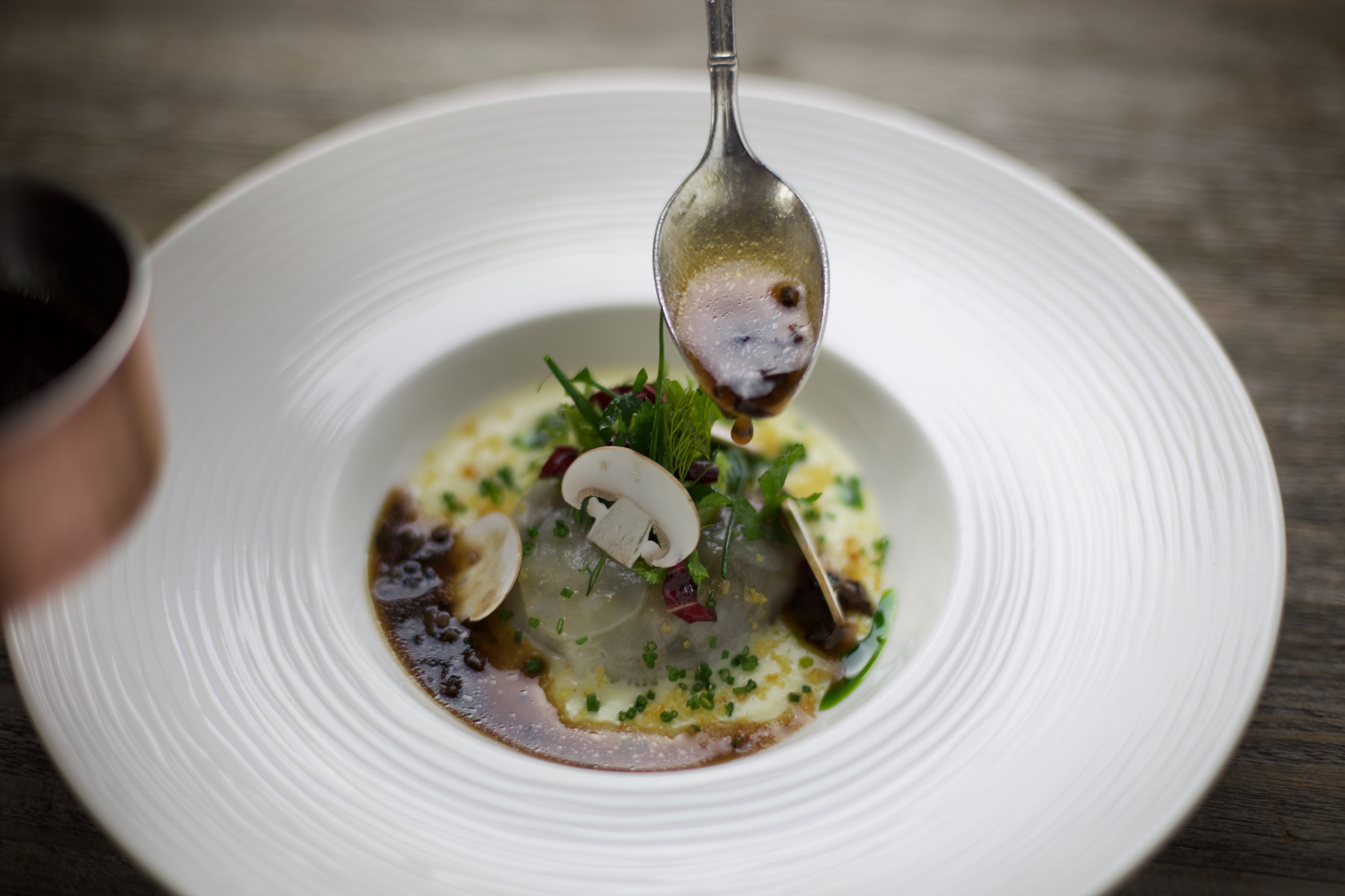 Essen-gehen - Mahlzeiten: Mittagessen - Österreich - Charlotte von der Jakobsmuschel mit Trüffel - Pfefferschiff