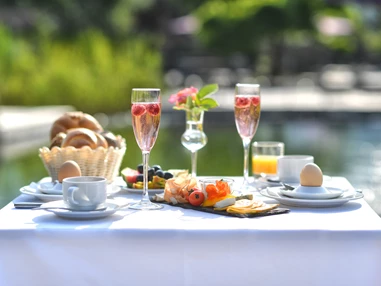 Restaurant: Frühstücken am See
 - Mühlpointhof   Familien- Vitalhotel