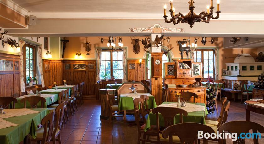 Essen-gehen - rollstuhlgerecht - Wienerwald Süd-Alpin - Hubertussaal - Zum Fally - Landgasthof