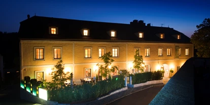 Essen-gehen - Mostviertel - Außenansicht bei Nacht - Landhaus Stift Ardagger