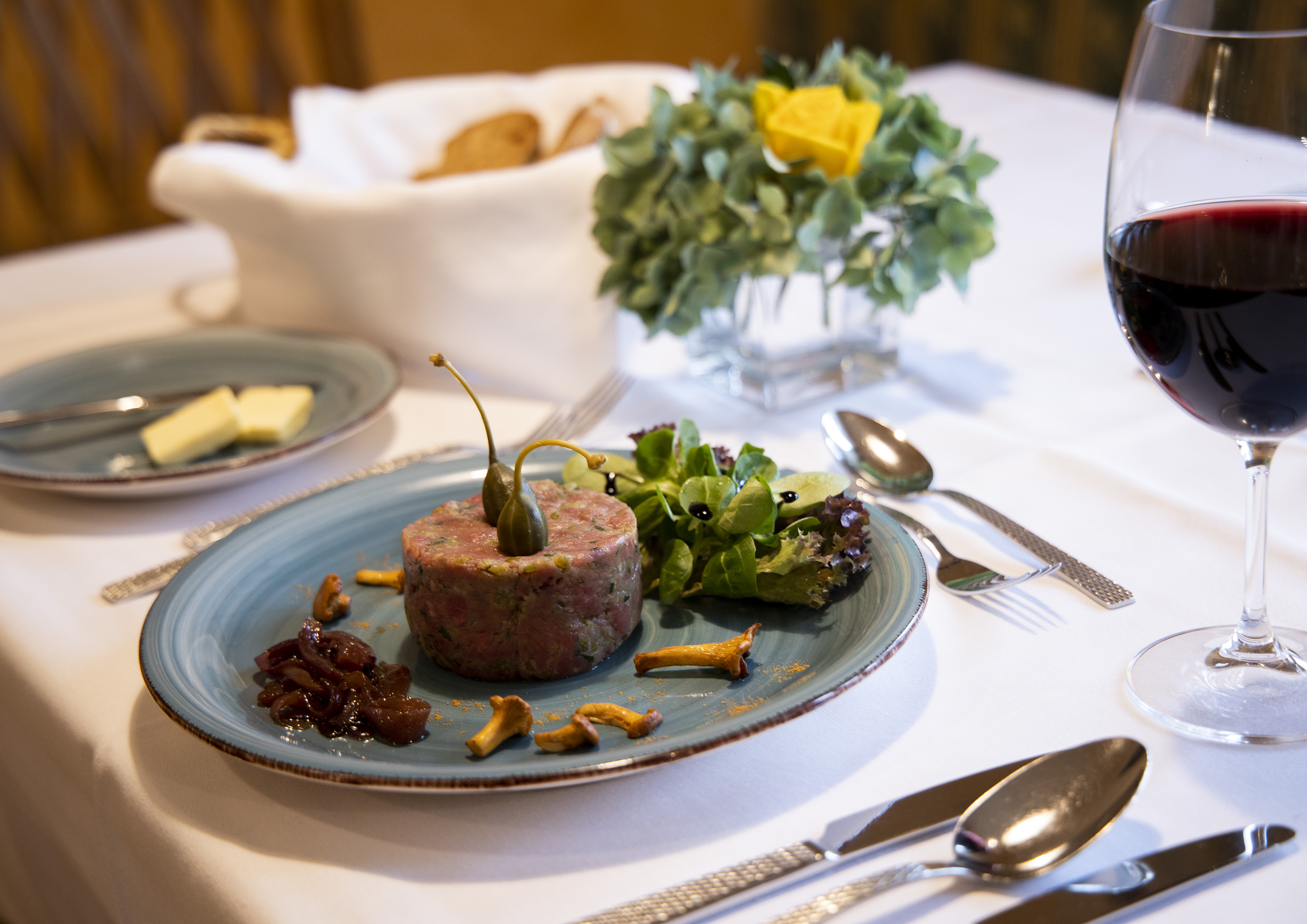 Essen-gehen - Tribuswinkel - Martineks Beef Tartar Copyright: FeelImage/Matern - HOTEL - GASTHOF MARTINEK