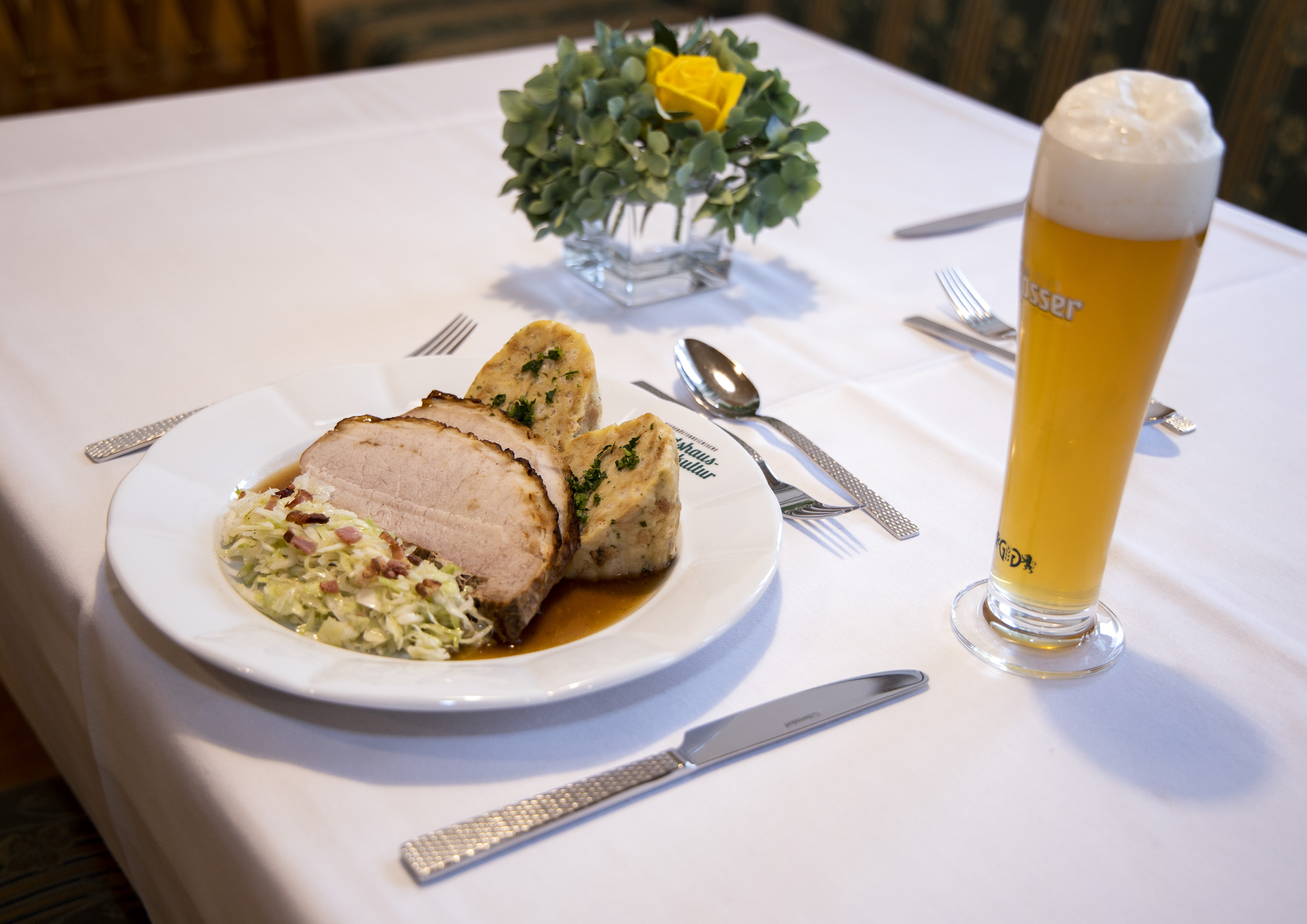 Essen-gehen - Tribuswinkel - Martineks Bierbratl Copyright: FeelImage/Matern - HOTEL - GASTHOF MARTINEK