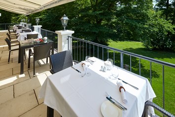 Restaurant: Terrasse im Park - Im Park – Schlosspark Mauerbach