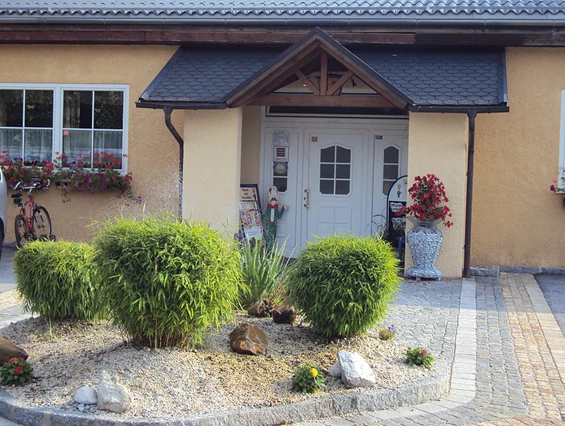 Restaurant: Herzlich Willkommen im "Wirtshaus Zum Onkel Heli"! - Wirtshaus "Zum Onkel Heli"