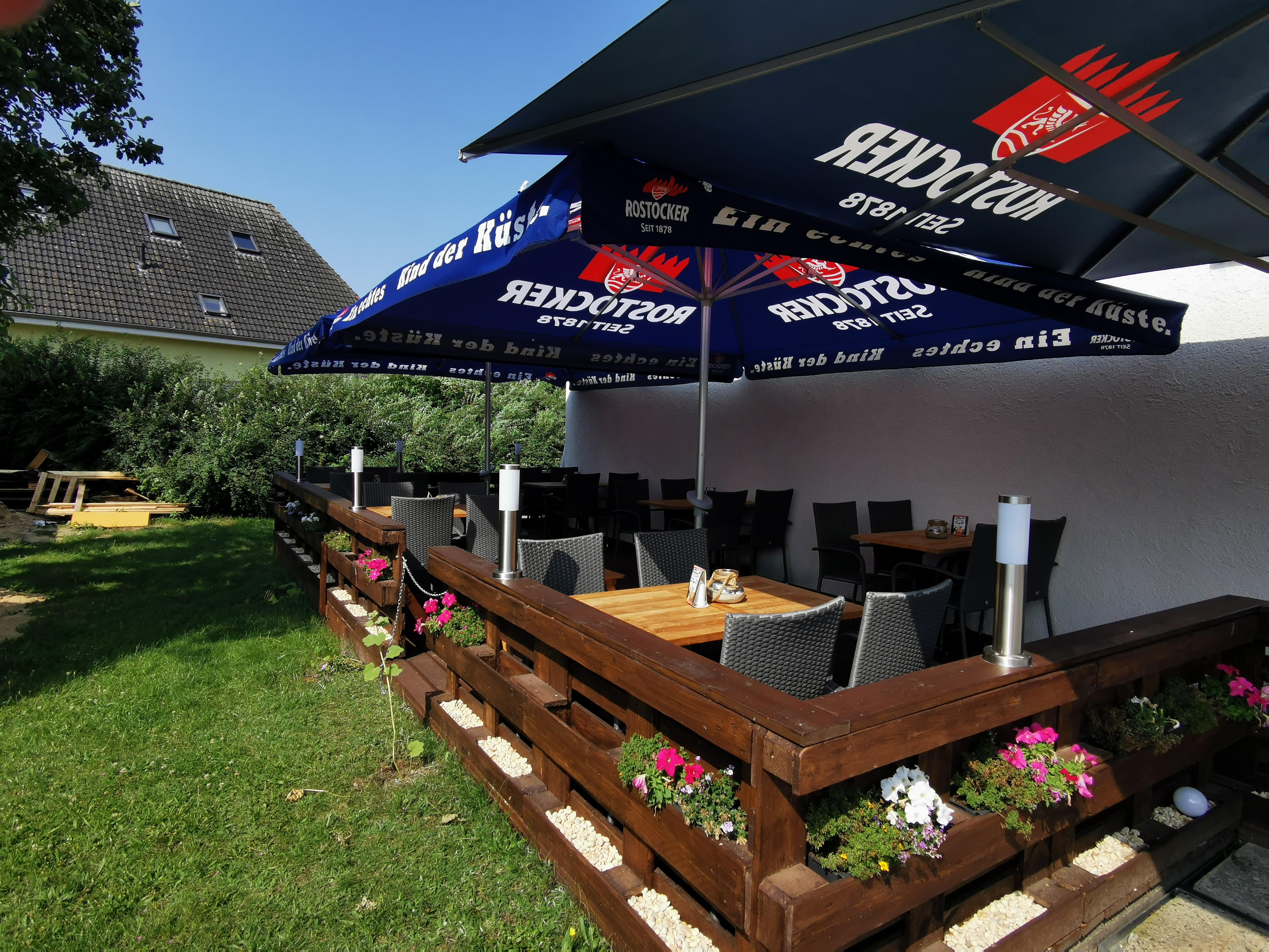 Essen-gehen - Gerichte: Hausmannskost - Sonnenterrasse  - Restaurant und Café Beckers Boddenstuf 