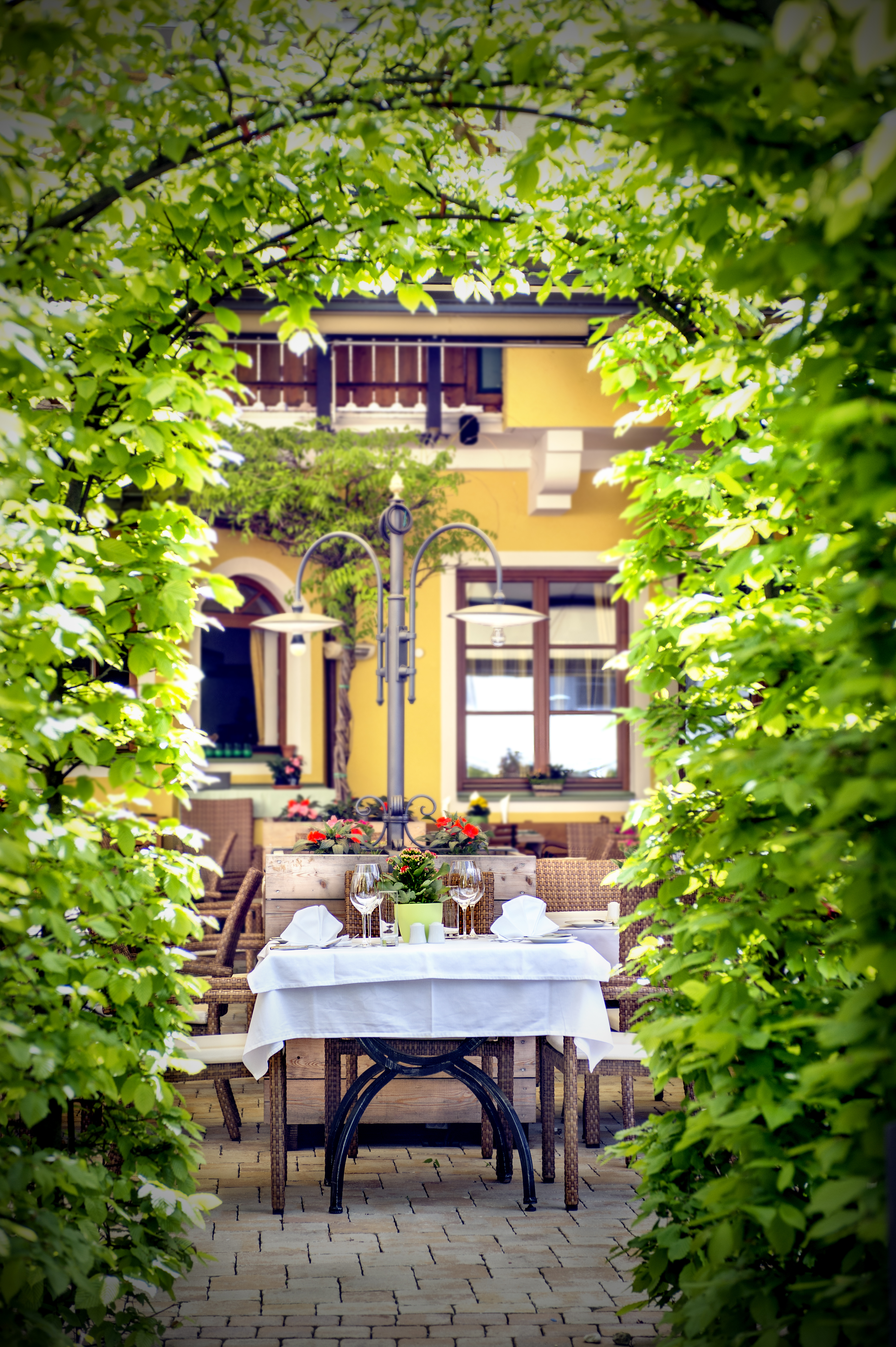 Essen-gehen - Live Musik abends - Terrasse im Brückenwirt - Brückenwirt