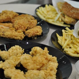 Restaurant: Crispies Chicken, hot wings, chicken burger - Weza Chicken 