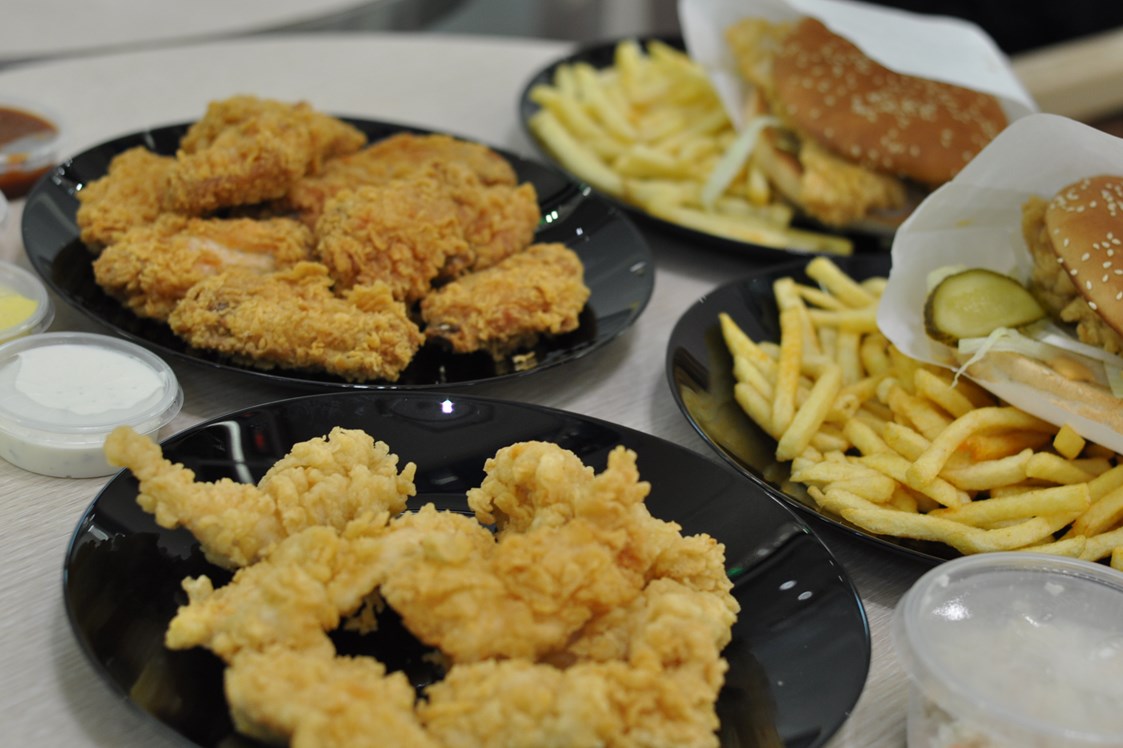 Restaurant: Crispies Chicken, hot wings, chicken burger - Weza Chicken 