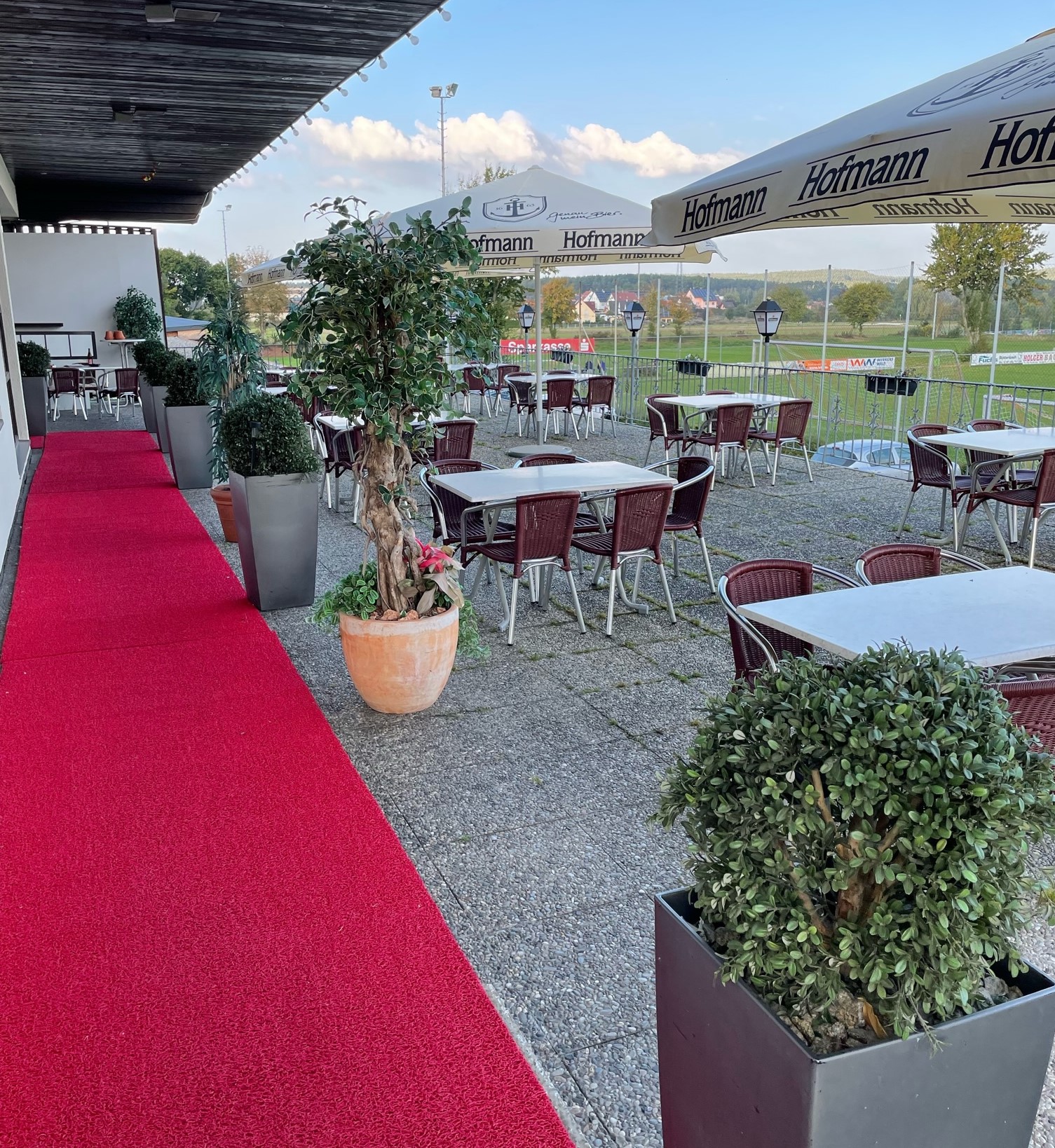 Essen-gehen - Mahlzeiten: Mittagessen - Bayern - unser Terrassenbereich - Restaurant Pizzeria Amara