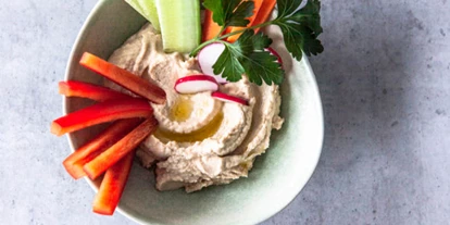 Essen-gehen - rollstuhlgerecht - Salzburg-Stadt Liefering - Hummus mit Gemüse - Levantine taste