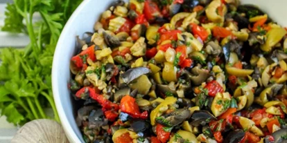 Essen-gehen - rollstuhlgerecht - Salzburg-Stadt Liefering - Olivensalat - Levantine taste
