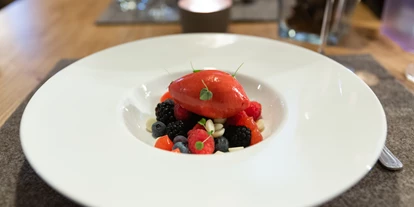 Essen-gehen - rollstuhlgerecht - Oberbayern - Täglich wechselndes Abendmenü im Hotel Klosterhof Bayerisch Gmain | Restaurant im Klosterhof - Alpine Hideaway & Spa - Restaurant GenussArt im Hotel Klosterhof