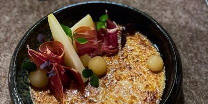 Essen-gehen - rollstuhlgerecht - Oberbayern - Täglich wechselndes Abendmenü im Hotel Klosterhof Bayerisch Gmain | Restaurant im Klosterhof - Alpine Hideaway & Spa - Restaurant GenussArt im Hotel Klosterhof