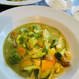 Restaurant: Dschungel Curry mit Huhn - OSTWIND im Gasthaus Mentil