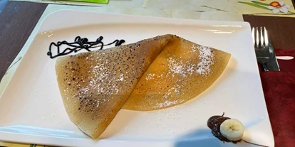 Essen-gehen - Ambiente: klassisch - Gabi- Riese Pfannkuchen gefüllt mit Nutella und Banane - Boheme Bistro und Ungarischer Shop