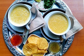 Restaurant: mexikanische Maissuppe mit Maistortillachips - Villa Weidig CaféBar 