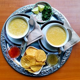 Restaurant: mexikanische Maissuppe mit Maistortillachips - Villa Weidig CaféBar 